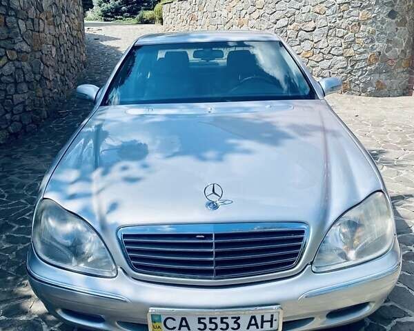 Сірий Мерседес С Клас, об'ємом двигуна 4.2 л та пробігом 281 тис. км за 7500 $, фото 1 на Automoto.ua