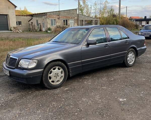 Серый Мерседес С Класс, объемом двигателя 3 л и пробегом 400 тыс. км за 5300 $, фото 1 на Automoto.ua