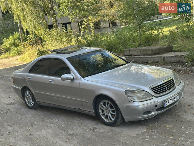 Сірий Мерседес С Клас, об'ємом двигуна 4.27 л та пробігом 300 тис. км за 2200 $, фото 1 на Automoto.ua