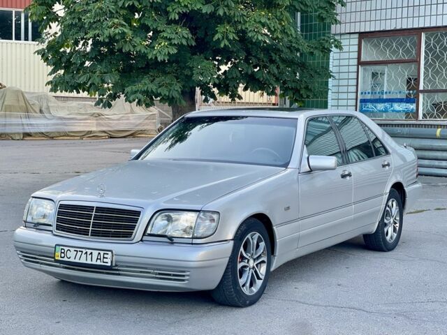Серый Мерседес С Класс, объемом двигателя 4.2 л и пробегом 300 тыс. км за 3300 $, фото 1 на Automoto.ua