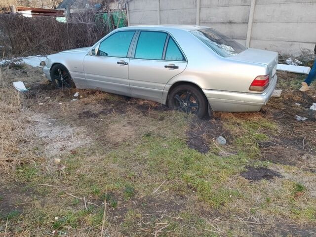 Серый Мерседес С Класс, объемом двигателя 3 л и пробегом 187 тыс. км за 4557 $, фото 1 на Automoto.ua