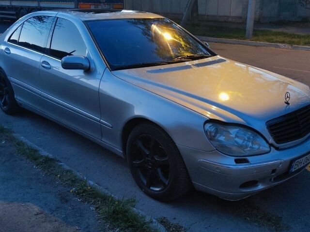 Сірий Мерседес С Клас, об'ємом двигуна 4.3 л та пробігом 380 тис. км за 3900 $, фото 1 на Automoto.ua