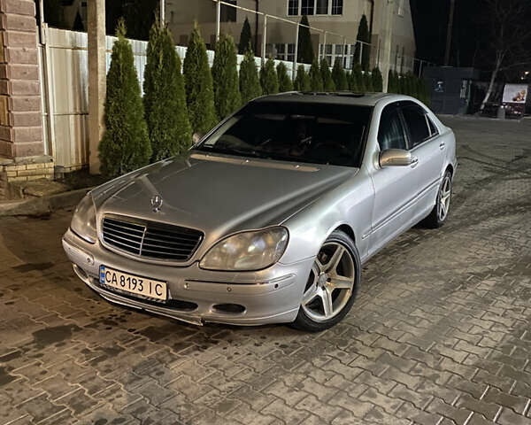 Сірий Мерседес С Клас, об'ємом двигуна 3.2 л та пробігом 348 тис. км за 3500 $, фото 1 на Automoto.ua