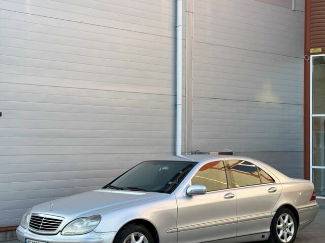 Серый Мерседес С Класс, объемом двигателя 3.2 л и пробегом 347 тыс. км за 4350 $, фото 1 на Automoto.ua