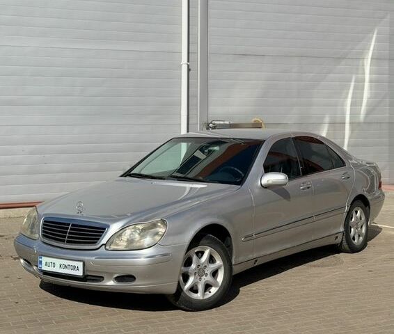 Сірий Мерседес С Клас, об'ємом двигуна 3.2 л та пробігом 300 тис. км за 3800 $, фото 1 на Automoto.ua