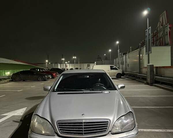 Сірий Мерседес С Клас, об'ємом двигуна 4.3 л та пробігом 399 тис. км за 3400 $, фото 1 на Automoto.ua