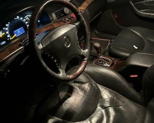 Серый Мерседес С Класс, объемом двигателя 3.2 л и пробегом 355 тыс. км за 4499 $, фото 1 на Automoto.ua