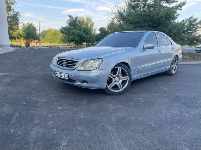 Серый Мерседес С Класс, объемом двигателя 3.2 л и пробегом 300 тыс. км за 6500 $, фото 1 на Automoto.ua