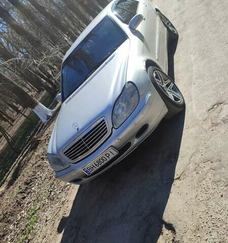 Сірий Мерседес С Клас, об'ємом двигуна 4.3 л та пробігом 400 тис. км за 3300 $, фото 1 на Automoto.ua