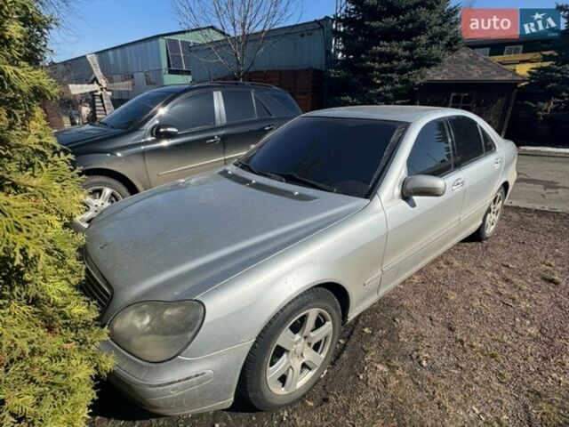 Серый Мерседес С Класс, объемом двигателя 3.22 л и пробегом 350 тыс. км за 5200 $, фото 1 на Automoto.ua