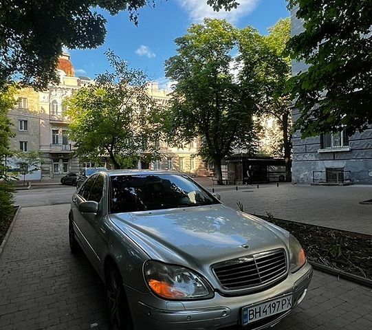 Серый Мерседес С Класс, объемом двигателя 3.22 л и пробегом 408 тыс. км за 3900 $, фото 1 на Automoto.ua