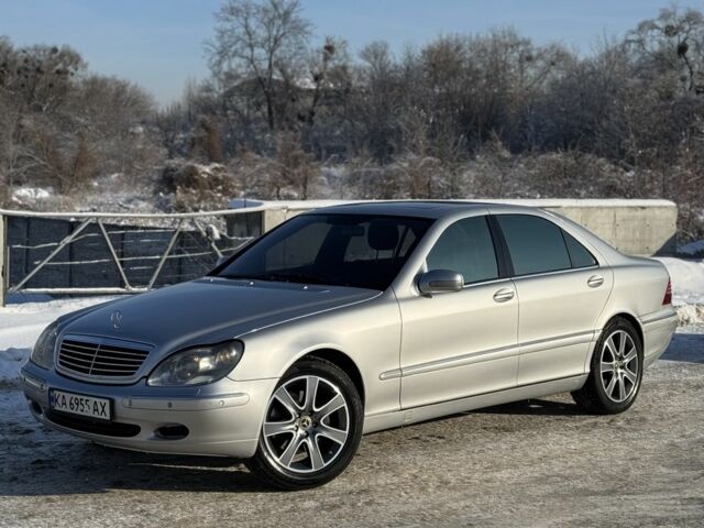 Серый Мерседес С Класс, объемом двигателя 5 л и пробегом 400 тыс. км за 4250 $, фото 1 на Automoto.ua