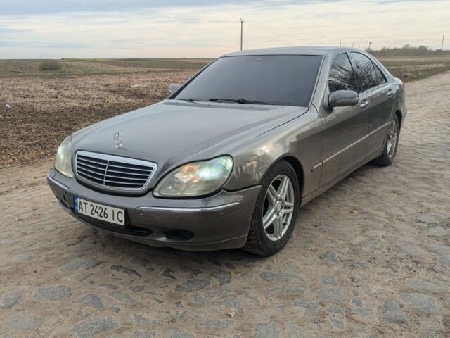 Серый Мерседес С Класс, объемом двигателя 3.2 л и пробегом 300 тыс. км за 2450 $, фото 1 на Automoto.ua