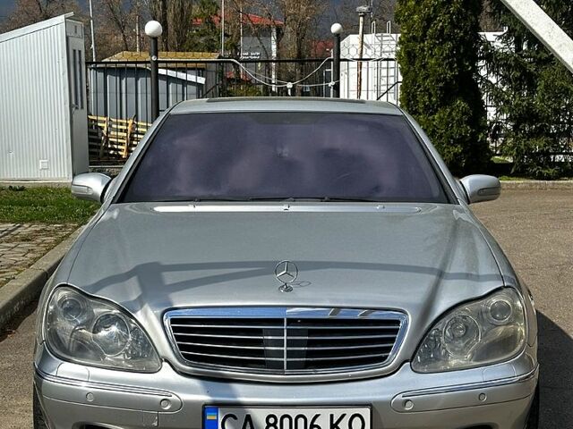 Сірий Мерседес С Клас, об'ємом двигуна 5 л та пробігом 270 тис. км за 4700 $, фото 1 на Automoto.ua
