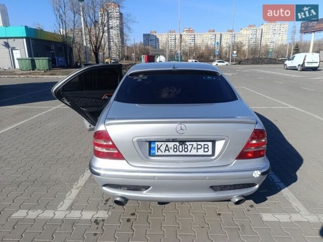 Серый Мерседес С Класс, объемом двигателя 5 л и пробегом 307 тыс. км за 7000 $, фото 1 на Automoto.ua