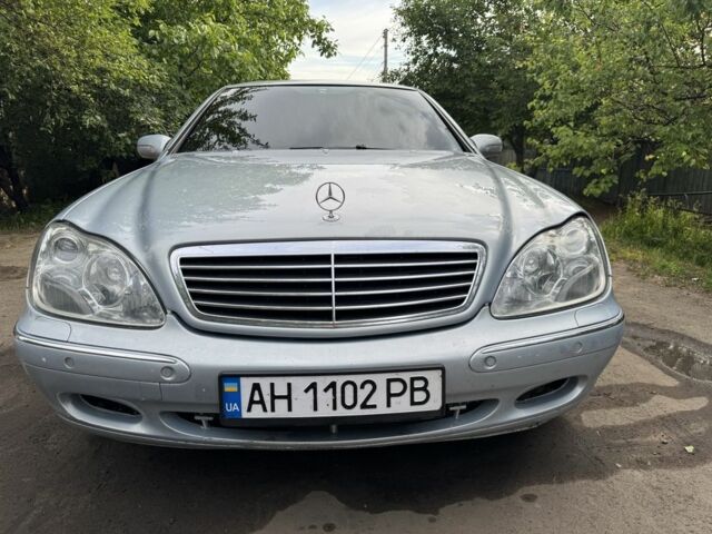 Сірий Мерседес С Клас, об'ємом двигуна 3.2 л та пробігом 250 тис. км за 4350 $, фото 1 на Automoto.ua