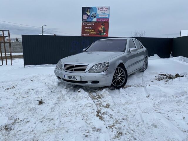 Сірий Мерседес С Клас, об'ємом двигуна 5 л та пробігом 260 тис. км за 5500 $, фото 1 на Automoto.ua