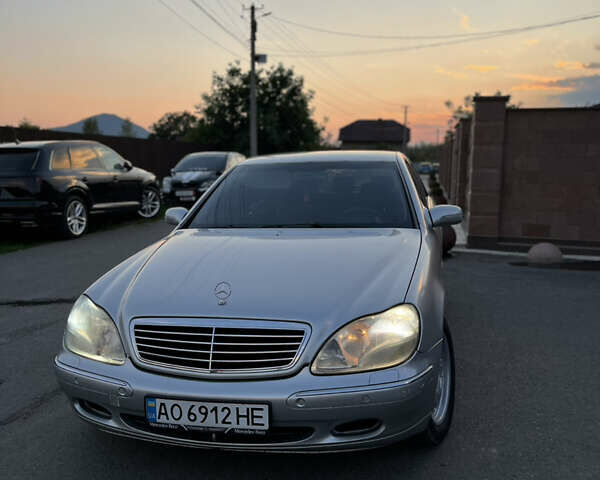 Сірий Мерседес С Клас, об'ємом двигуна 3.2 л та пробігом 378 тис. км за 4100 $, фото 1 на Automoto.ua