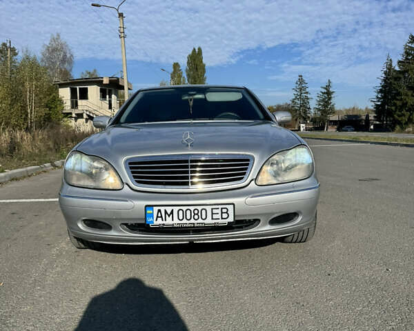 Серый Мерседес С Класс, объемом двигателя 3.2 л и пробегом 330 тыс. км за 5500 $, фото 1 на Automoto.ua
