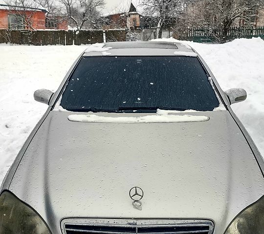 Серый Мерседес С Класс, объемом двигателя 3.2 л и пробегом 400 тыс. км за 5700 $, фото 1 на Automoto.ua