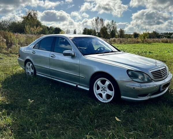 Серый Мерседес С Класс, объемом двигателя 5 л и пробегом 400 тыс. км за 5513 $, фото 1 на Automoto.ua