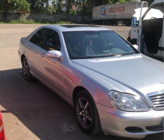 Серый Мерседес С Класс, объемом двигателя 3.2 л и пробегом 450 тыс. км за 7000 $, фото 1 на Automoto.ua