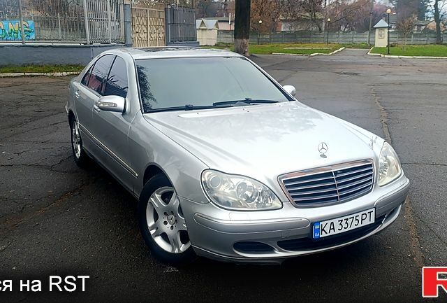 Серый Мерседес С Класс, объемом двигателя 3.7 л и пробегом 280 тыс. км за 4500 $, фото 1 на Automoto.ua