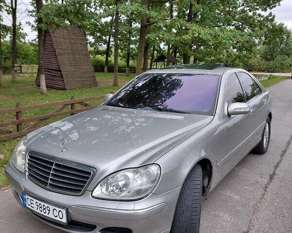 Серый Мерседес С Класс, объемом двигателя 4 л и пробегом 200 тыс. км за 7200 $, фото 1 на Automoto.ua