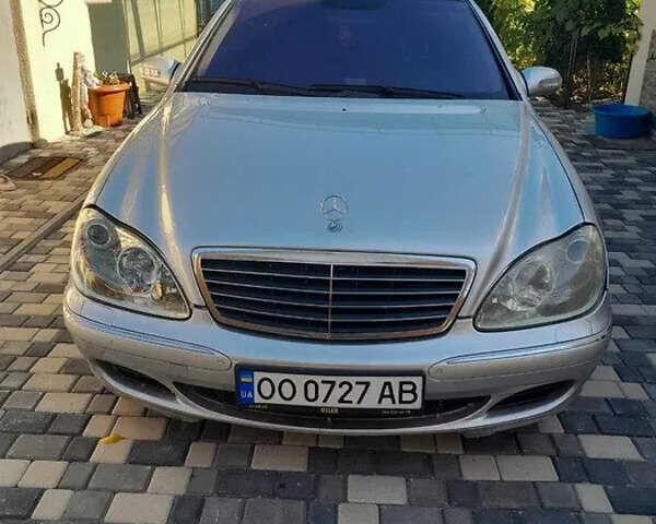 Сірий Мерседес С Клас, об'ємом двигуна 3.7 л та пробігом 213 тис. км за 5500 $, фото 1 на Automoto.ua