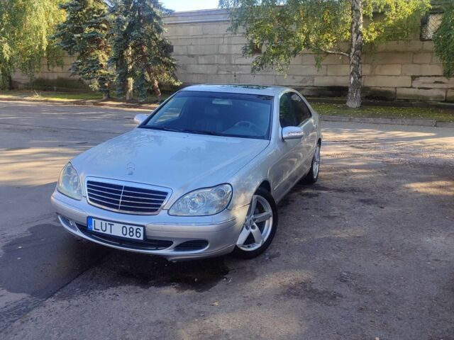 Сірий Мерседес С Клас, об'ємом двигуна 3.2 л та пробігом 350 тис. км за 3006 $, фото 1 на Automoto.ua