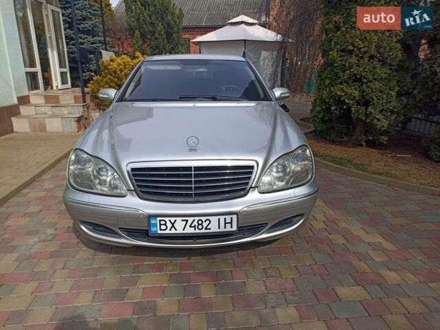 Сірий Мерседес С Клас, об'ємом двигуна 3.2 л та пробігом 250 тис. км за 8900 $, фото 1 на Automoto.ua