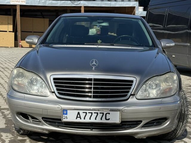 Сірий Мерседес С Клас, об'ємом двигуна 3.2 л та пробігом 300 тис. км за 7100 $, фото 1 на Automoto.ua