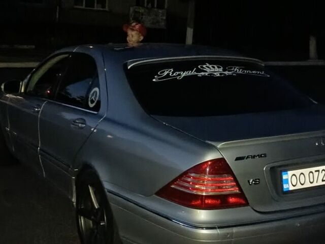 Серый Мерседес С Класс, объемом двигателя 3.7 л и пробегом 275 тыс. км за 6600 $, фото 1 на Automoto.ua