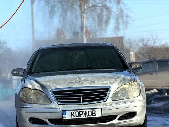 Серый Мерседес С Класс, объемом двигателя 3 л и пробегом 370 тыс. км за 7200 $, фото 1 на Automoto.ua