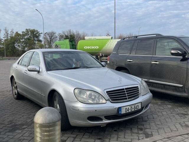 Серый Мерседес С Класс, объемом двигателя 0 л и пробегом 220 тыс. км за 2500 $, фото 1 на Automoto.ua