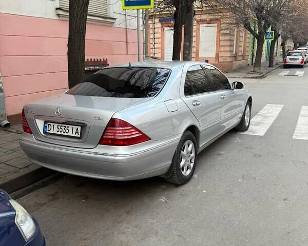 Серый Мерседес С Класс, объемом двигателя 3.2 л и пробегом 339 тыс. км за 8000 $, фото 1 на Automoto.ua