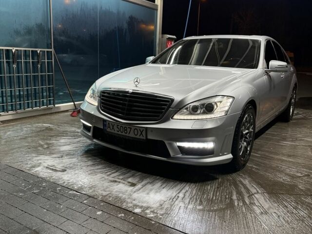 Сірий Мерседес С Клас, об'ємом двигуна 3.5 л та пробігом 370 тис. км за 8700 $, фото 1 на Automoto.ua