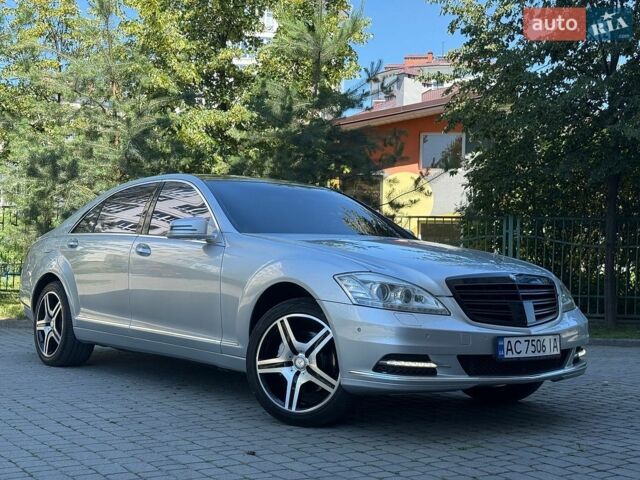 Серый Мерседес С Класс, объемом двигателя 3.5 л и пробегом 150 тыс. км за 9500 $, фото 1 на Automoto.ua