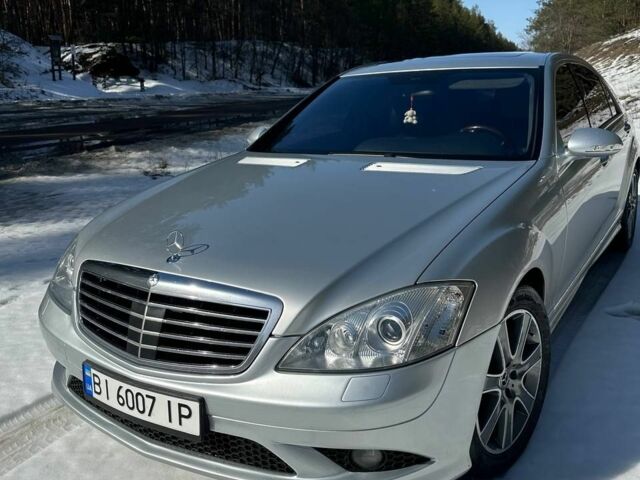 Серый Мерседес С Класс, объемом двигателя 5.5 л и пробегом 215 тыс. км за 8900 $, фото 1 на Automoto.ua