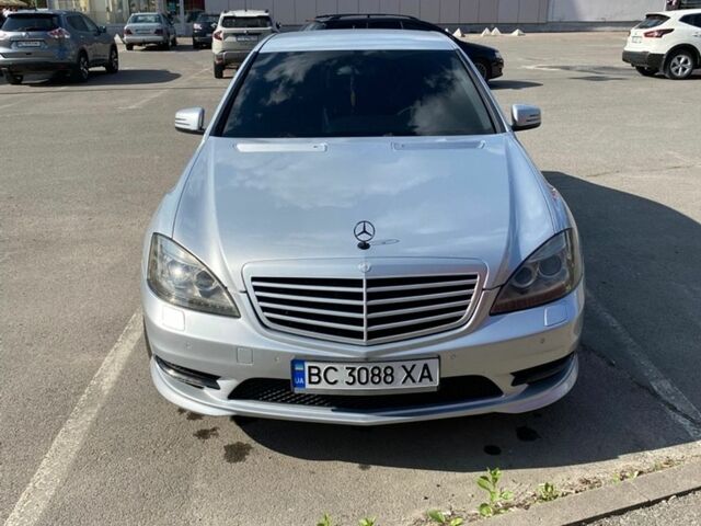 Сірий Мерседес С Клас, об'ємом двигуна 3.5 л та пробігом 200 тис. км за 10700 $, фото 1 на Automoto.ua