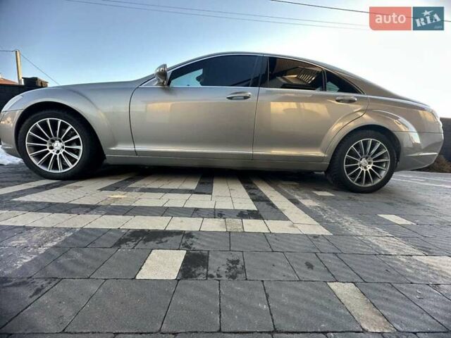 Серый Мерседес С Класс, объемом двигателя 3 л и пробегом 265 тыс. км за 13999 $, фото 1 на Automoto.ua