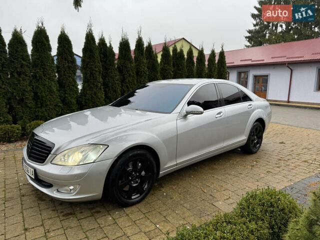 Серый Мерседес С Класс, объемом двигателя 3.5 л и пробегом 285 тыс. км за 7600 $, фото 1 на Automoto.ua