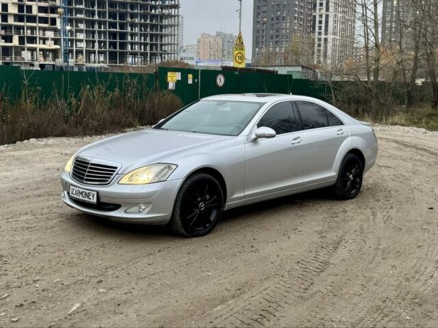 Серый Мерседес С Класс, объемом двигателя 3 л и пробегом 268 тыс. км за 7650 $, фото 1 на Automoto.ua