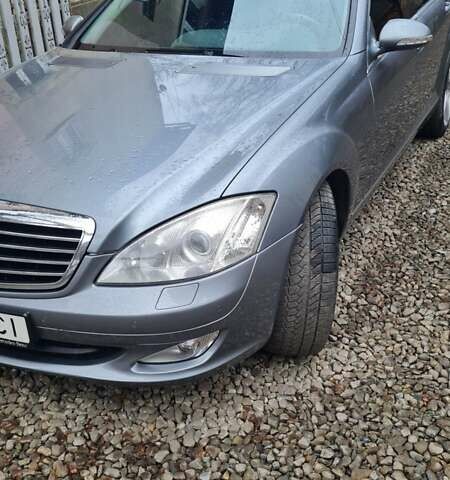 Серый Мерседес С Класс, объемом двигателя 3 л и пробегом 390 тыс. км за 9200 $, фото 1 на Automoto.ua