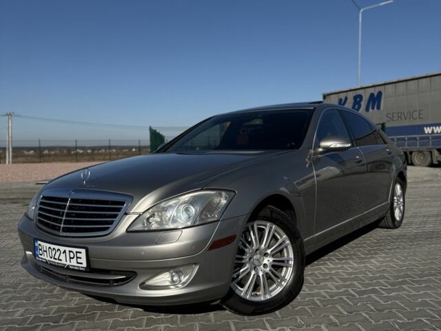 Сірий Мерседес С Клас, об'ємом двигуна 5.5 л та пробігом 337 тис. км за 9550 $, фото 1 на Automoto.ua