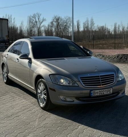 Серый Мерседес С Класс, объемом двигателя 5.5 л и пробегом 337 тыс. км за 9550 $, фото 1 на Automoto.ua