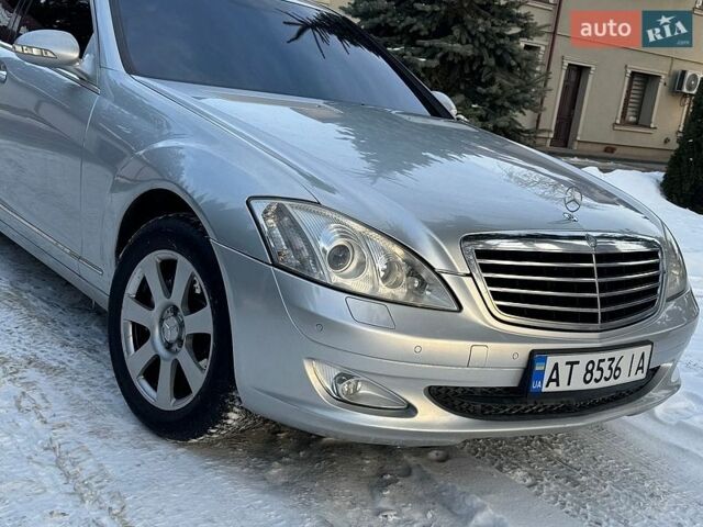 Серый Мерседес С Класс, объемом двигателя 3.5 л и пробегом 270 тыс. км за 8900 $, фото 1 на Automoto.ua