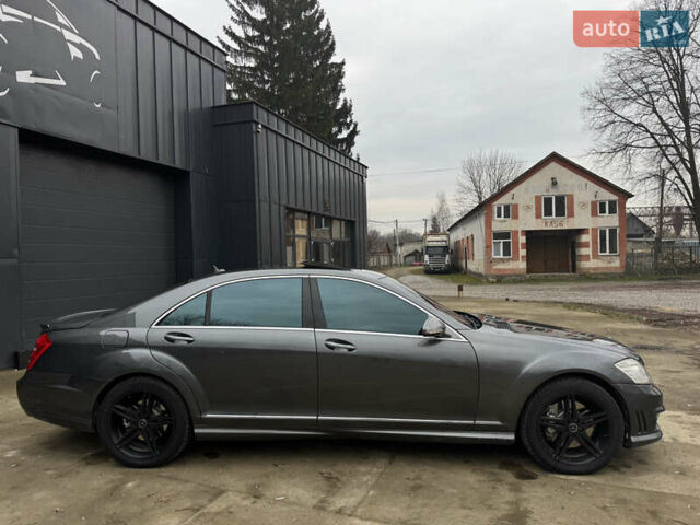 Сірий Мерседес С Клас, об'ємом двигуна 5.5 л та пробігом 320 тис. км за 12500 $, фото 1 на Automoto.ua
