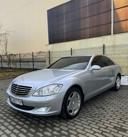 Серый Мерседес С Класс, объемом двигателя 3.5 л и пробегом 377 тыс. км за 8999 $, фото 1 на Automoto.ua