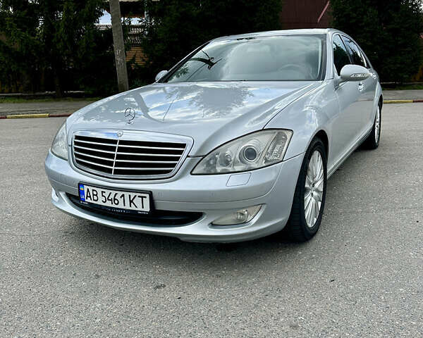 Сірий Мерседес С Клас, об'ємом двигуна 3.5 л та пробігом 245 тис. км за 10900 $, фото 1 на Automoto.ua